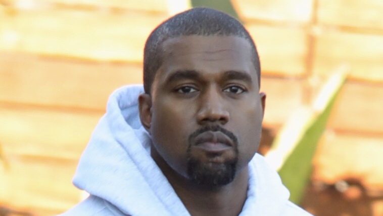 Kanye West maakt een menu, controleert het dubbel en bevat verschillende soorten rundvlees - Deadline