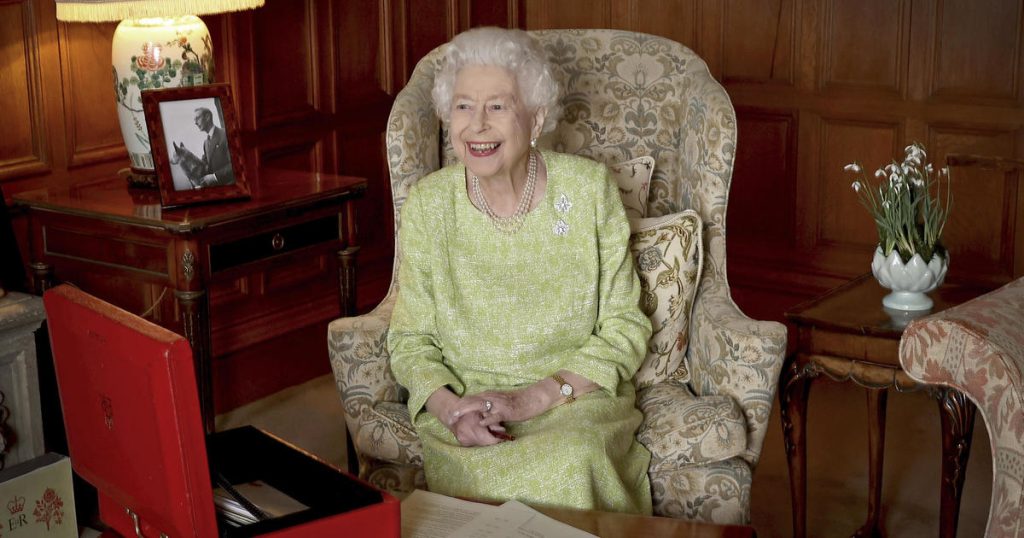 Koningin Elizabeth II is positief getest op COVID-19 en heeft milde symptomen