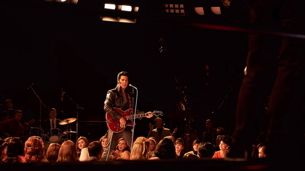 Trailer van Elvis met Austin Butler die Presley-klassiekers zingt - The Hollywood Reporter