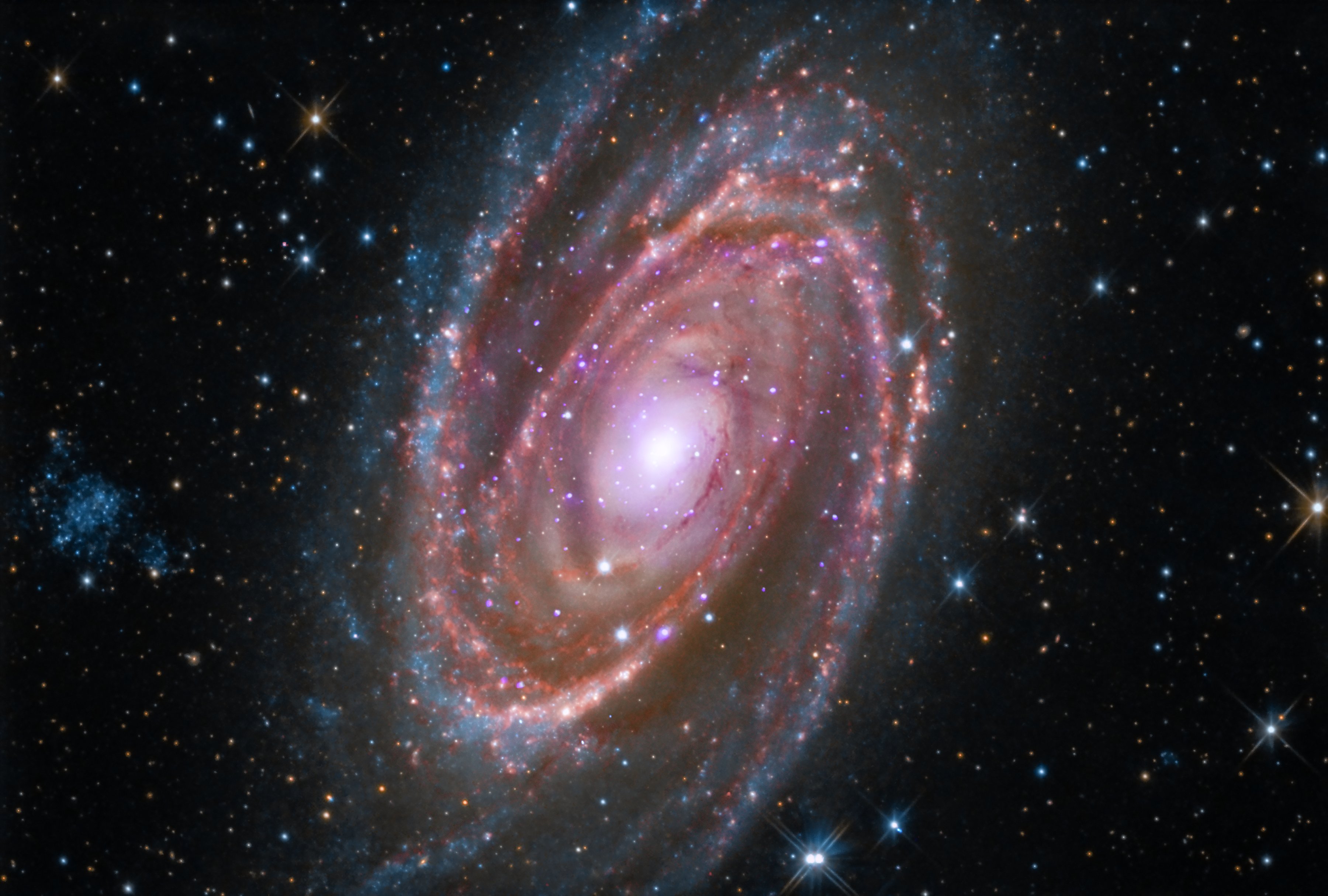 Het spiraalstelsel M 81 bevindt zich op ongeveer 12 miljoen lichtjaar van de aarde.