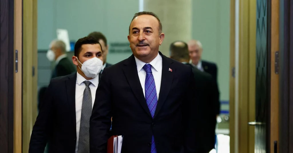 Minister van Buitenlandse Zaken: Verwelkoming van de Russische oligarchen in Turkije