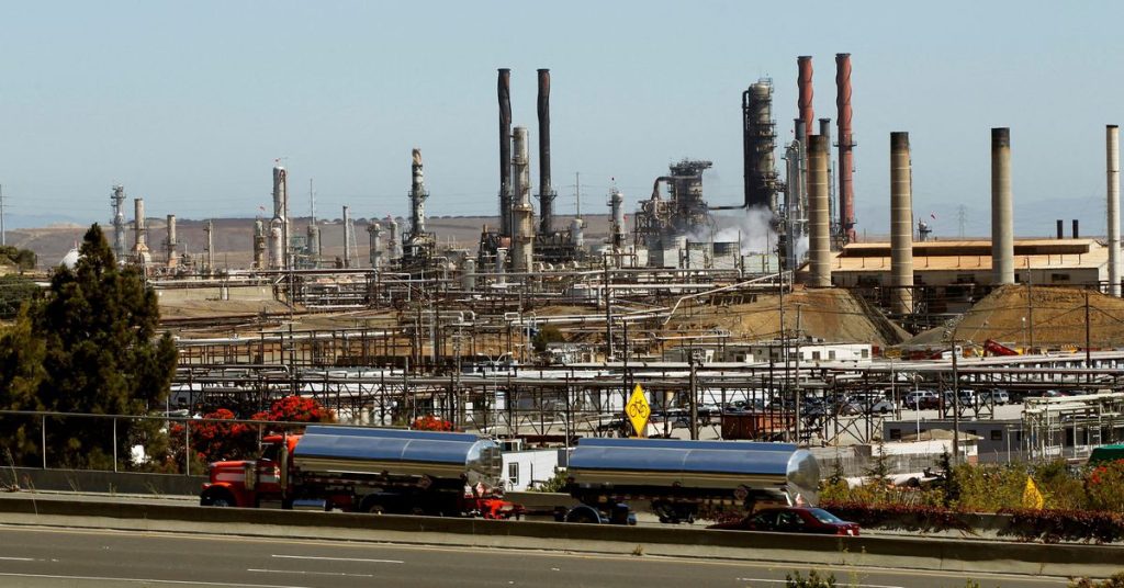 Chevron haalt vakbondsmedewerkers terug van raffinaderij in Californië voor staking