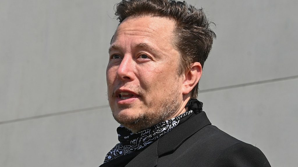 Is er behoefte aan een nieuw platform, vraagt ​​Elon Musk zich af.  Na kritiek op vrijheid van meningsuiting op Twitter