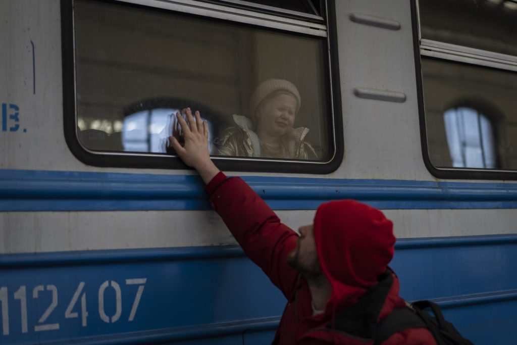 Oekraïne herwint de belangrijkste buitenwijk van Kiev;  De strijd om Marioepol laait op