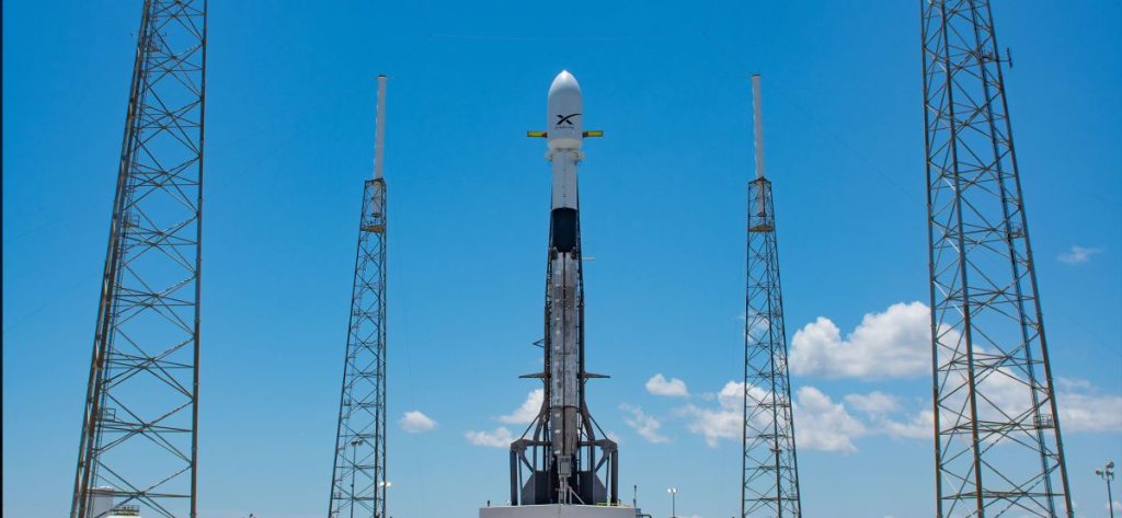 SpaceX lanceert vandaag 48 satellieten vanaf Starlink, een grondraket en je kunt het live bekijken