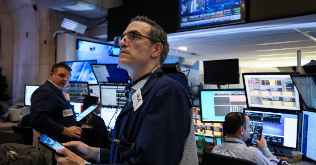 Wall Street daalt terwijl olieprijzen stijgen, Nasdaq bevestigt bearmarkt