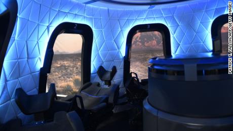 Het interieur van de Blue Origin-capsule is te zien op 11 december 2021 in Van Horn, Texas. 