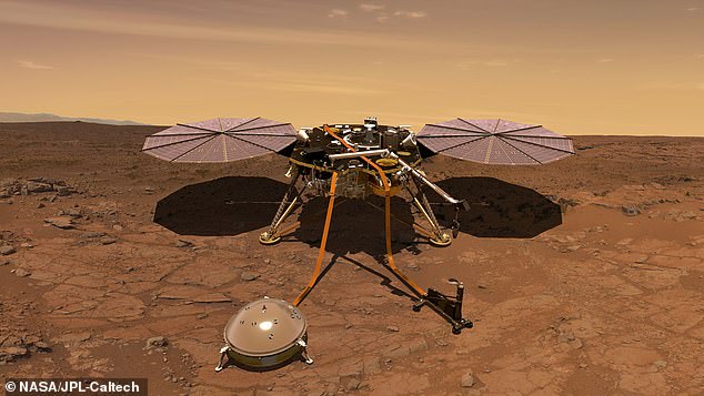 Nieuw onderzoek heeft eerder onopgemerkte aardbevingen onder het oppervlak van Mars aan het licht gebracht, waarvan experts denken dat het een bewijs is dat het een zee van magma in zijn mantel herbergt.  Afgebeeld is een artistieke weergave van de InSight-lander, die 'de hartslag van Mars neemt' sinds de landing op de planeet in 2018.