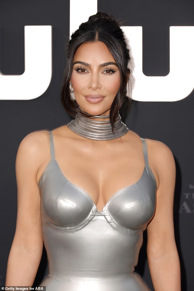 Kim werd gefotografeerd tijdens de première van Kardashian vorige week in Los Angeles