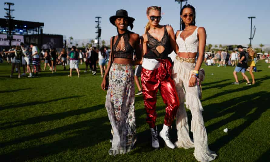 Modellen Jasmine Tookes, Romeo Strayed en Lais Ribeiro op Coachella 2018