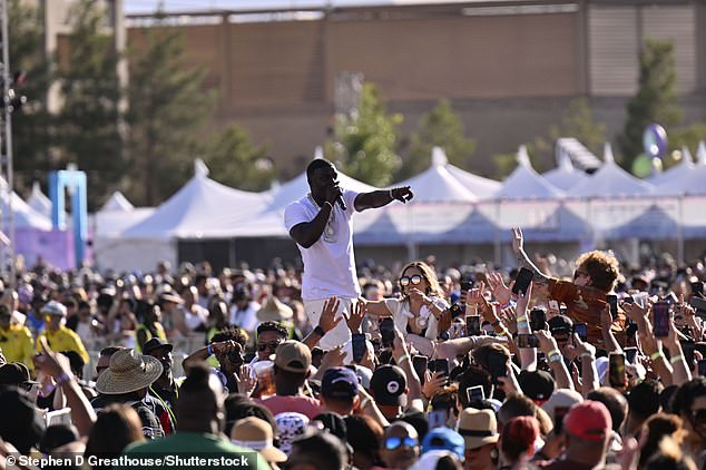 Duizenden hiphop- en R&B-fans woonden het muziekfestival op zaterdagavond bij, met artiesten als Akon