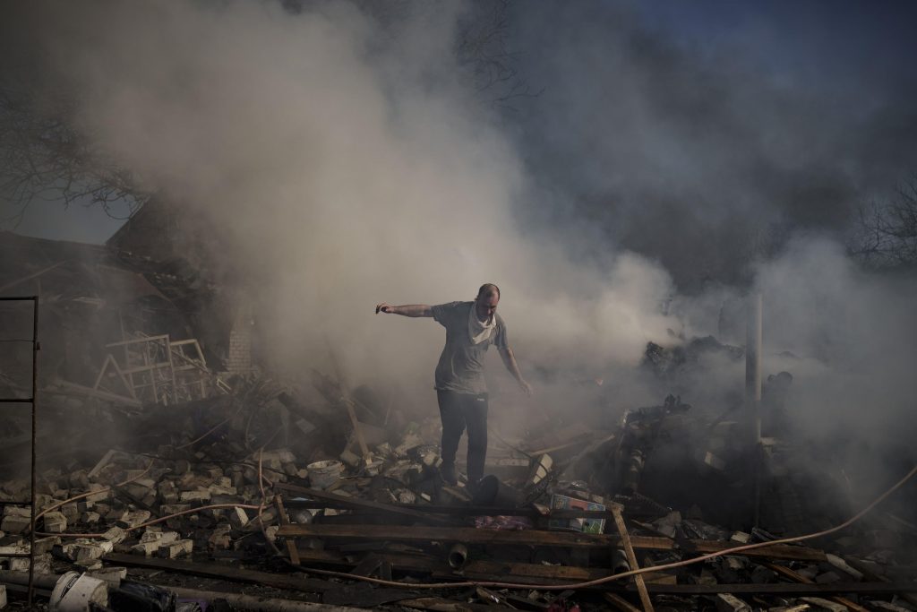 AP FOTO'S: 10 weken in Oekraïne, waardoor het moeilijk is om de foto's te vergeten