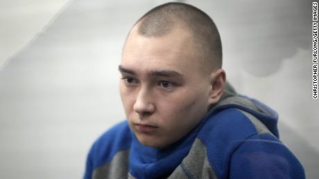 Russische soldaat veroordeeld tot levenslang in eerste oorlogsmisdadenproces in Oekraïne