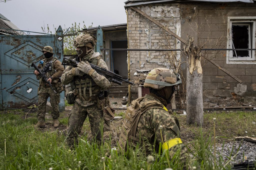 Oekraïne: Russen trekken zich terug uit Charkov, oostelijke regio