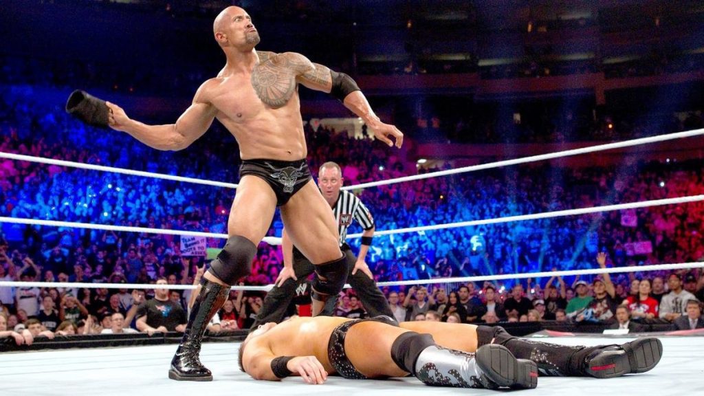 The Rock brengt hulde aan WWE SmackDown-promo