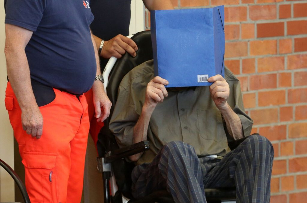 Duitsland veroordeelt 101-jarige ex-nazi-kampbewaker tot vijf jaar cel