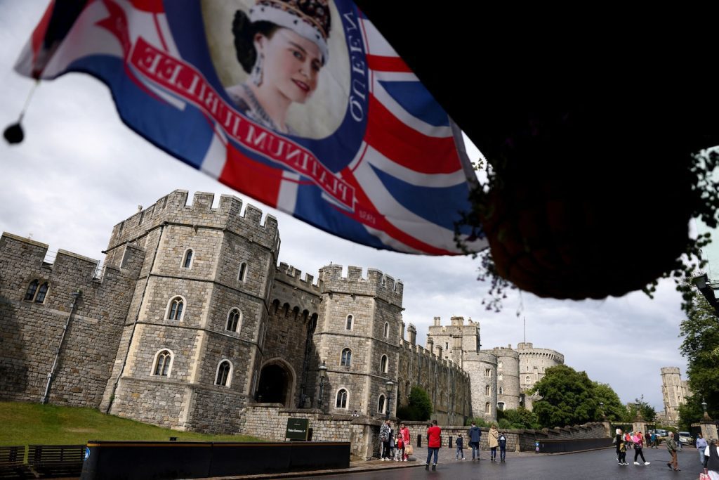 Het platina jubileum: een laatste feest voor koningin Elizabeth II en de feestvierders die nodig zijn