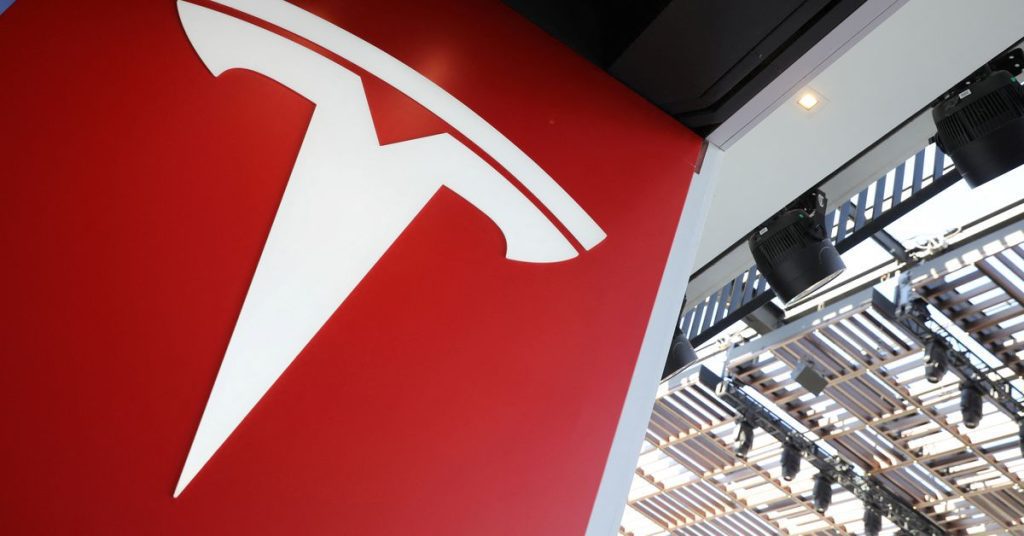 Tesla aangeklaagd door ex-medewerkers wegens 'massale ontslagen'