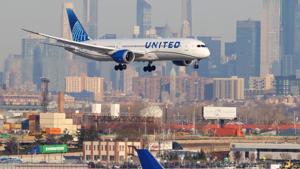 United Airlines schrapt 12% van haar vluchten naar Newark in een poging om vertragingen te beteugelen