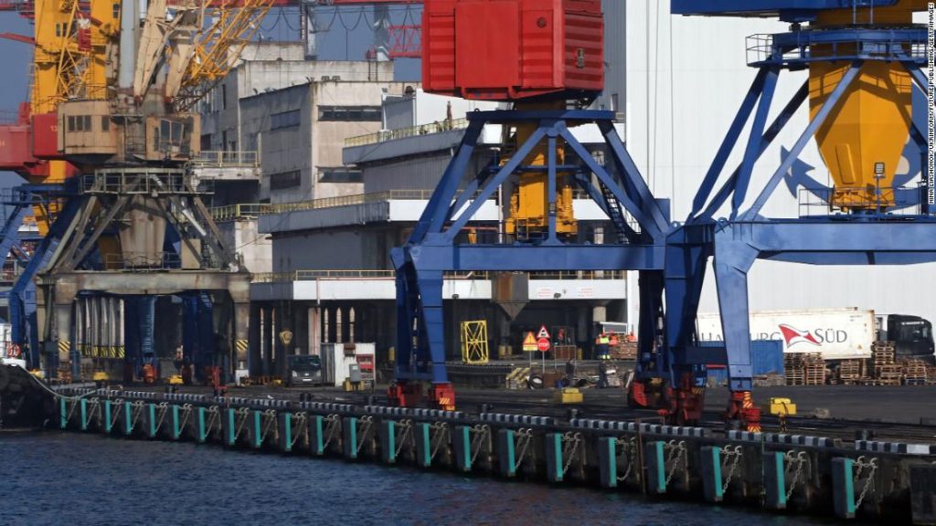 Oekraïne neemt Russisch schip geladen met graan in Zwarte Zeehaven in beslag