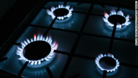 Europa is van plan om landen te dwingen gas te rantsoeneren terwijl Rusland energie als wapen gebruikt