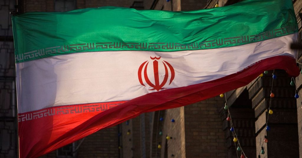 Iran TV zei dat verschillende buitenlanders, een Britse diplomaat, waren gearresteerd voor spionage
