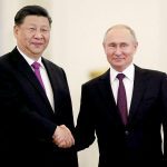 China bevordert de betrekkingen met Rusland en beschuldigt de Verenigde Staten ervan de ‘belangrijkste aanstichter van de Oekraïne-crisis’ te zijn