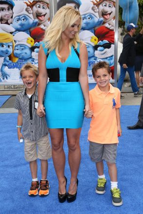 Britney Spears met haar zonen Sean Preston en Jaden Federline The Smurfs 2 première, Los Angeles, VS - 28 juli 2013