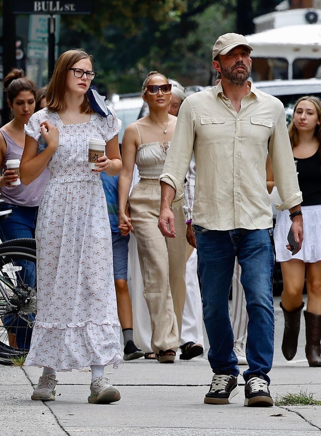 * PREMIUM-EXCLUSIEF * Ben Affleck en Jennifer Lopez gaan winkelen in Savannah