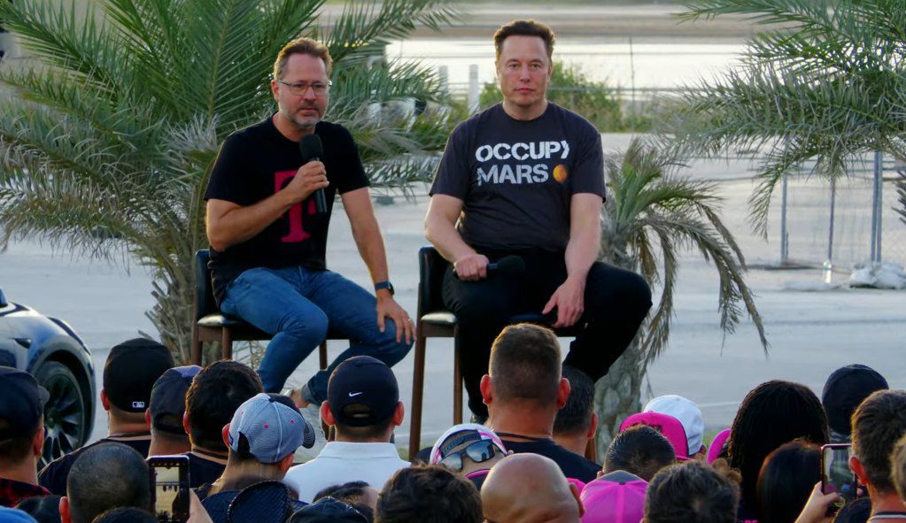 T-Mobile CEO Mike Seifert en hoofdingenieur Elon Musk bij SpaceX