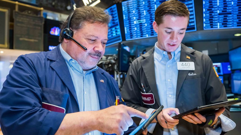 Amerikaanse aandelenfutures vlak na Dow, S&P 500 breken driedaagse dia