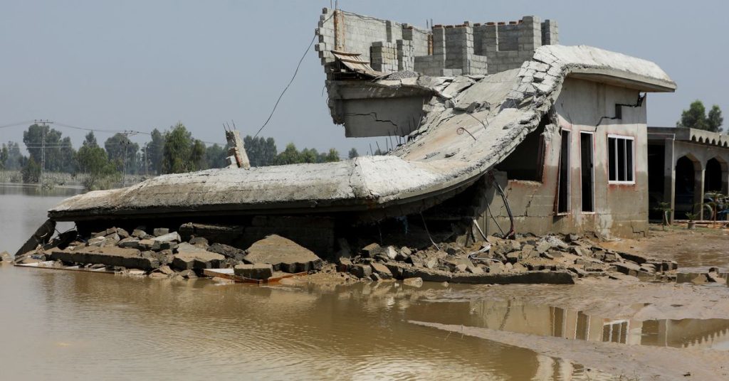 Desastreuze overstromingen in Pakistan eisen 1.100 levens, waaronder 380 kinderen
