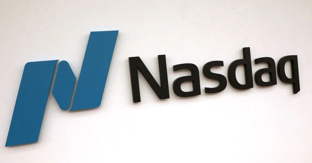 Nasdaq sluit lager terwijl chipmaker Micron de waarschuwing hernieuwt om tech te verslaan