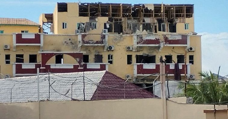 Somalische militanten vallen een hotel in Mogadishu aan, minstens 12 doden