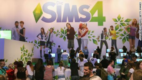 Spelliefhebbers proberen "  Sims 4. "