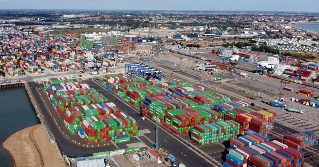 Werknemers in Felixstow, de grootste containerhaven van het VK, beginnen een 8-daagse staking