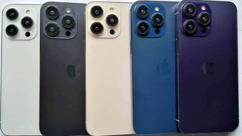 Een shot van 5 dummy iPhone 14 Pro-eenheden, in zilver, grafiet, goud, blauw en paars