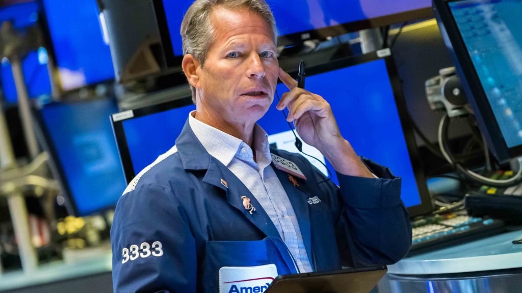 Dow-futures zijn meer dan 300 punten gedaald, omdat aandelen het grootste deel van de rally van woensdag zullen omkeren