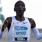 Eliud Kipchoge verbreekt het wereldrecord voor de marathon in Berlijn