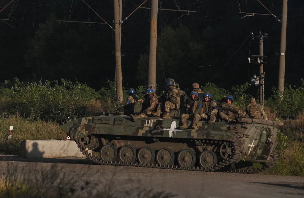 Oekraïense tegenaanval bevrijdt bezette steden terwijl Russen zich terugtrekken