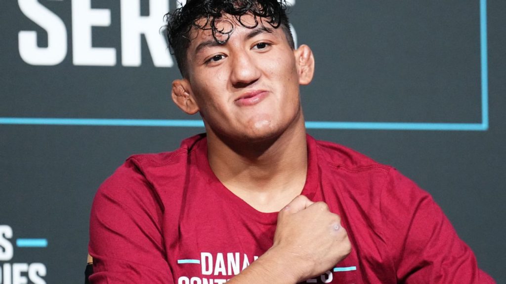Raul Rosas Jr., 17, wordt de jongste vechter die tekent bij de UFC en 'Niemand houdt me tegen'