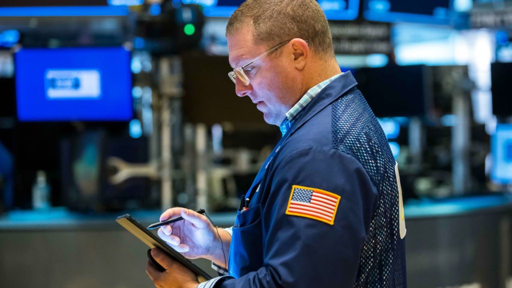 Dow-futures daalden meer dan 270 punten na een scherpe tweedaagse rally op Wall Street