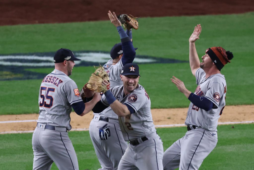 Astros verslaan Yankees in ALCS Game 4, een complete sweep om het 4e Wereldkampioenschap in 6 seizoenen te bereiken