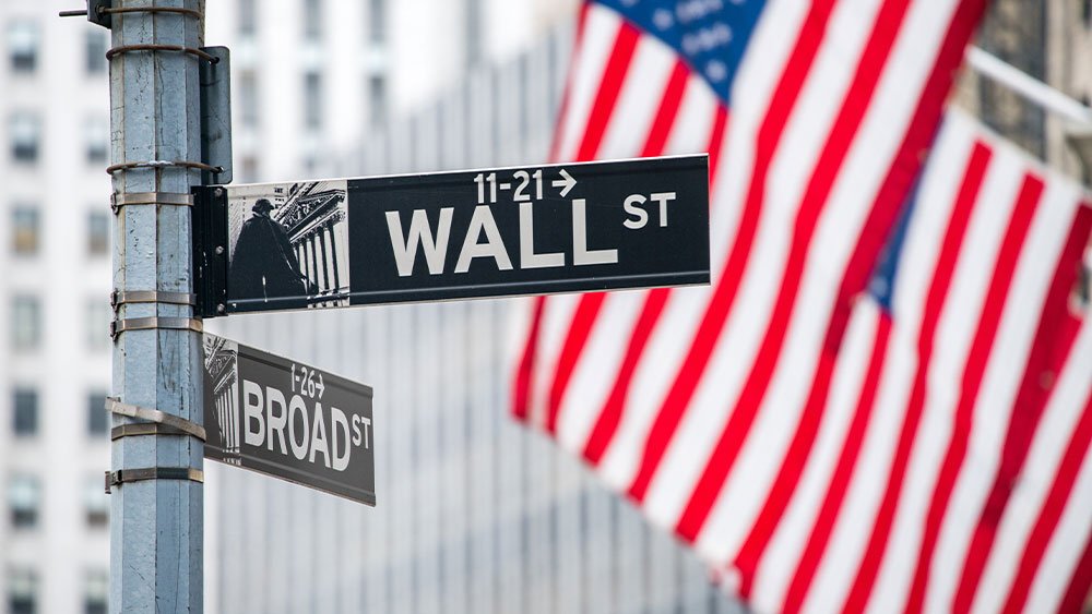 Dow keert terug met Fed-discussies over de omvang van toekomstige renteverhogingen;  snap crash 30%