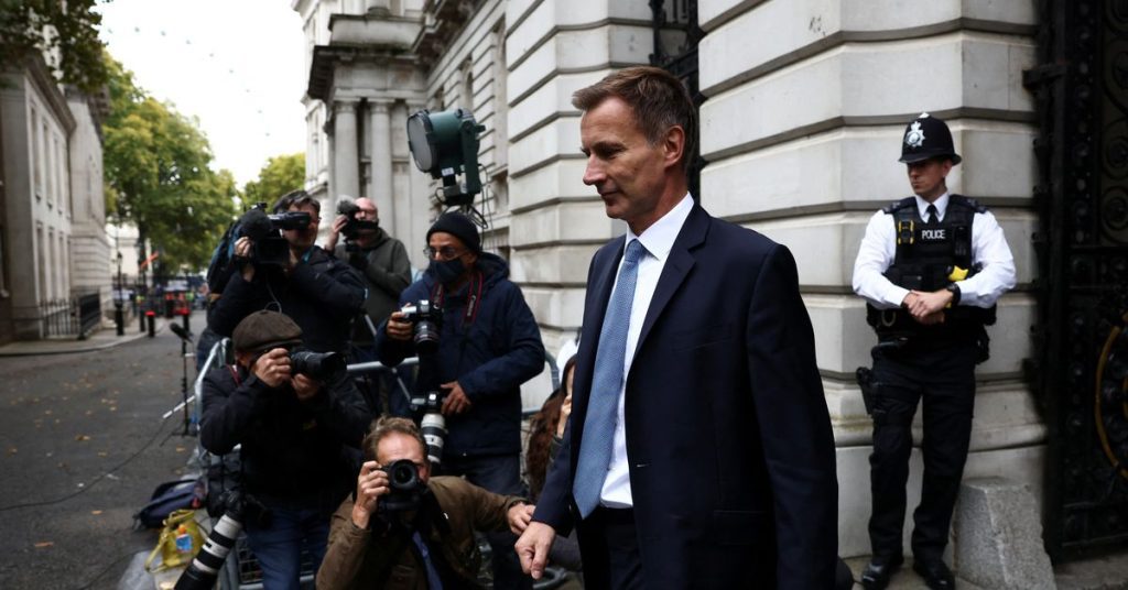 Terwijl de Britse Truss worstelt voor zijn baan, waarschuwt de nieuwe minister van Financiën voor het nemen van moeilijke beslissingen