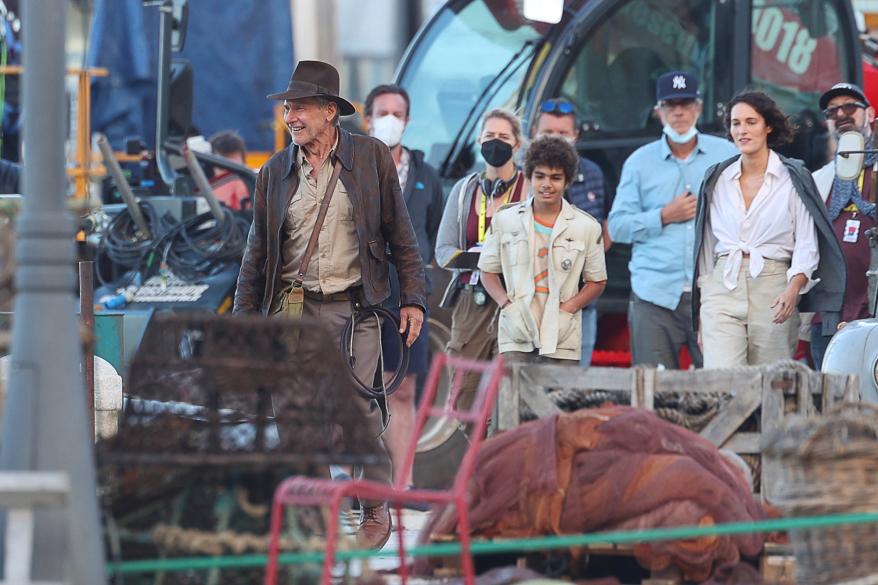 Harrison Ford, Phoebe Waller-Bridge gezien op de set "Indiana Jones5" Op Sicilië op 18 oktober 2021 in Castellammare del Golfo, Italië.