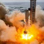 SpaceX 11 vuurde een motor af tijdens het voorbereiden van een enorme testraket in een baan om de aarde