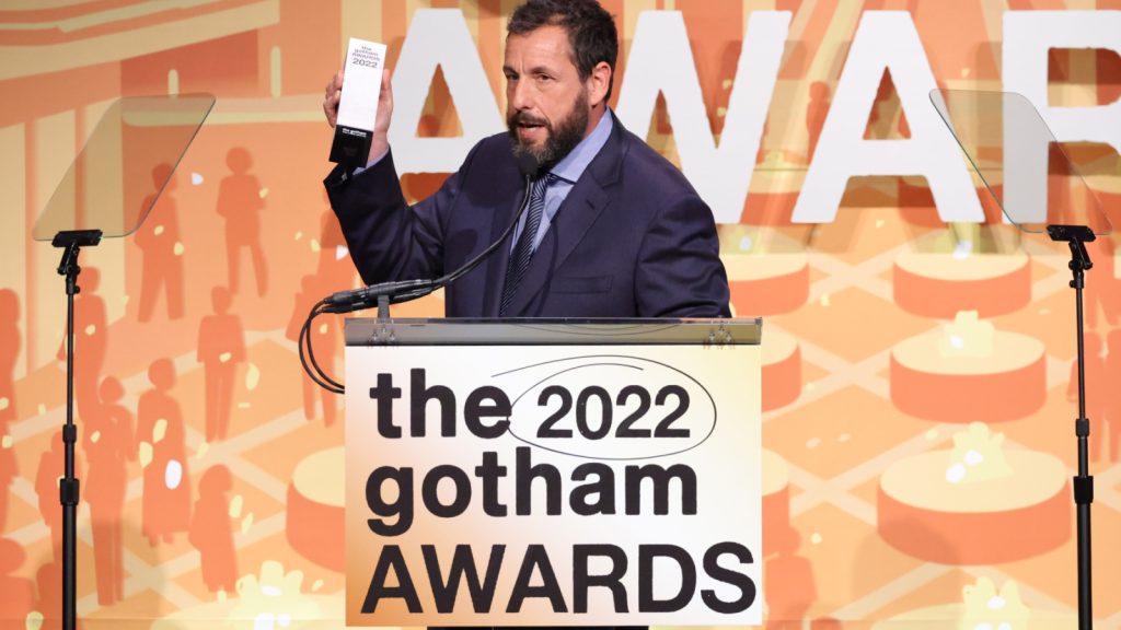 Adam Sandler laat zijn dochters een Wild Gotham Awards-speech schrijven - Rolling Stone