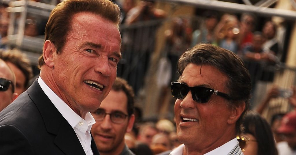 Arnold Schwarzenegger geeft toe dat hij Sylvester Stallone heeft bedrogen in een vreselijke film
