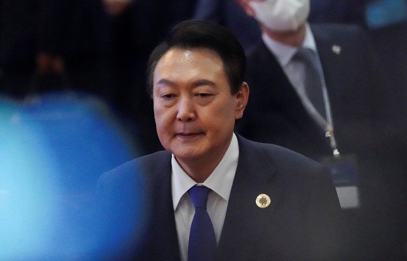 De president van Zuid-Korea waarschuwt voor hardhandig optreden nu de staking van vrachtwagenchauffeurs een tweede dag ingaat